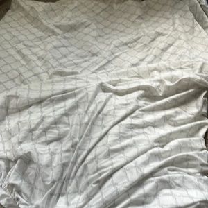 King gray & white sheet set